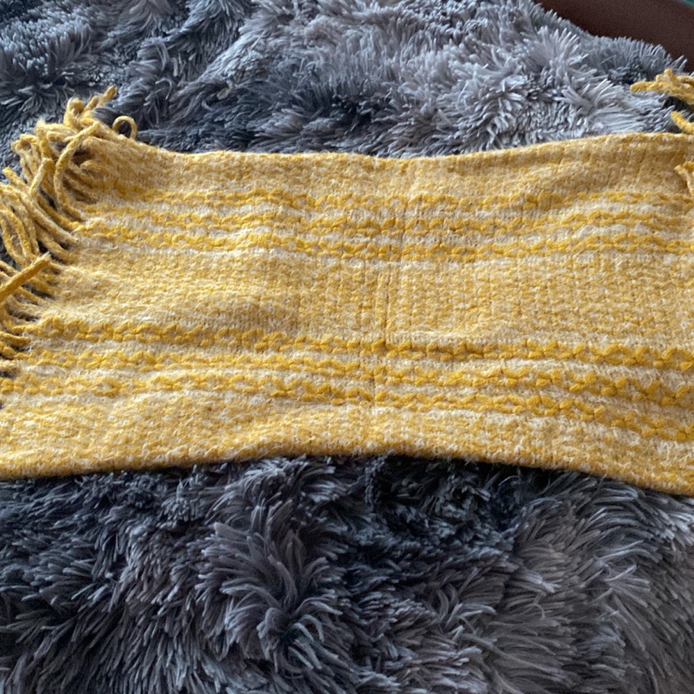 Beautiful Scarf - Picture 3 of 6